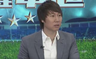 野出租司机雷小军结识校花后的古怪履历。一个野出租屌丝男，不测地获得了校花的青睐，合法两人更近一步时，校花却古怪掉踪了……